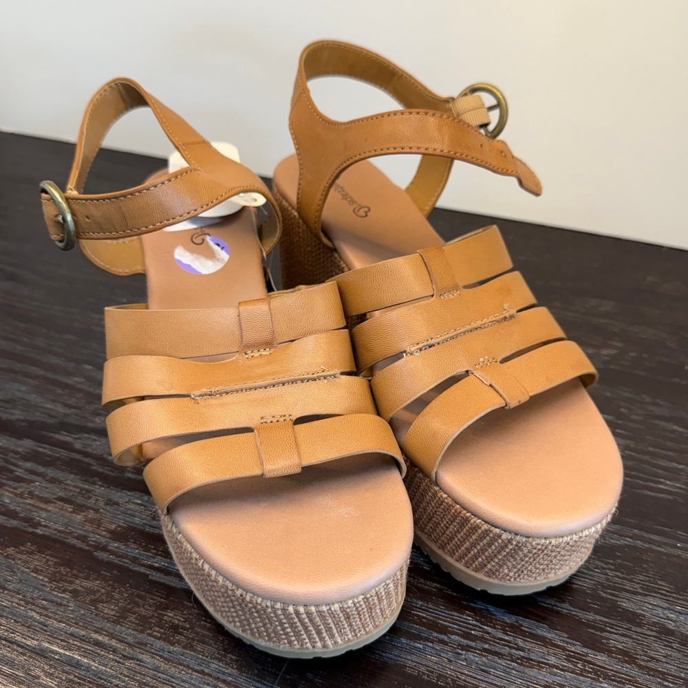Baretraps Savannah Tan Platform Wedge Sandals Womens 8.5 M BTS24-11150-005-228
